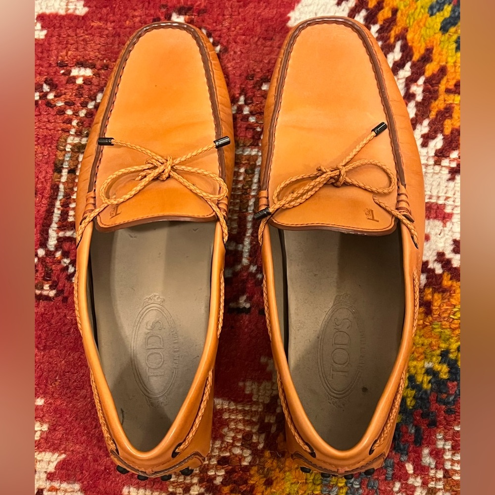 Like new orange Men’s Tod’s Leather loafers